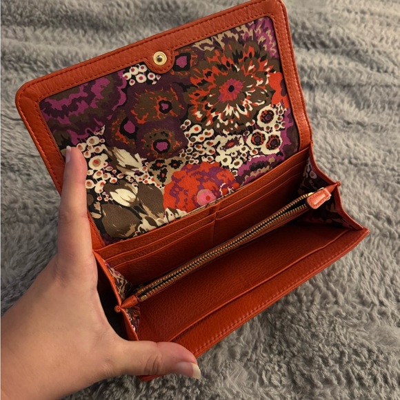 VERA BRADLEY Audrey Leather Quilted Orange Wallet - Picture 11 of 15